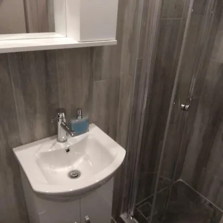 Flow - White Tower Two Bedroom דירה *