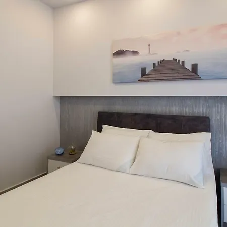 Flow - White Tower Two Bedroom *