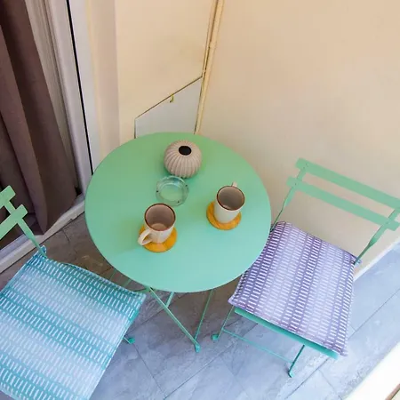 Flow - White Tower Two Bedroom Apartment