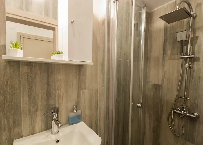 Apartment Flow - White Tower Two Bedroom *