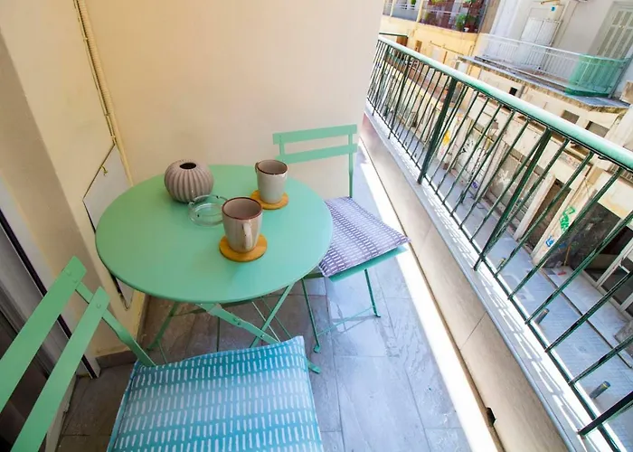 Flow - White Tower Two Bedroom Apartment *