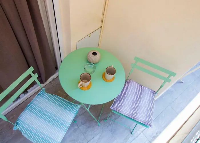 Flow - White Tower Two Bedroom Apartment