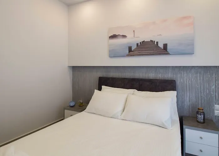 Flow - White Tower Two Bedroom *